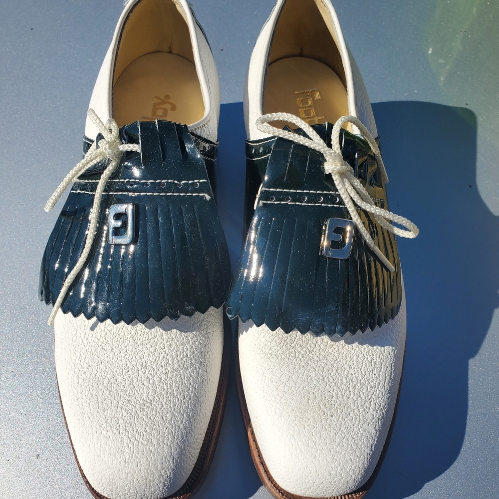 Womens golf shoes